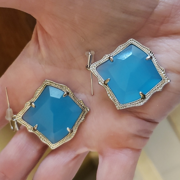 Kendra Scott Kirsten Earrings in Retired Aqua Chalcedony - Picture 2 of 7